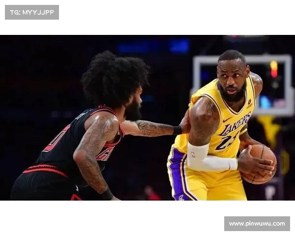 湖人队注重攻防平衡,全面发挥 湖人队注重攻防平衡,全面发挥