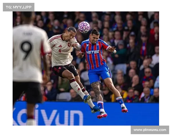 英超联赛：水晶宫爱德华多抢射得分